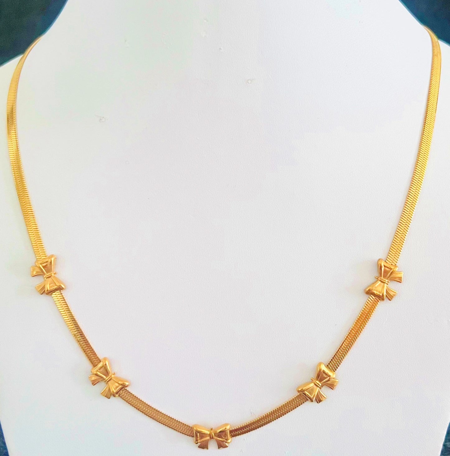 Golden Bow Chain Necklace