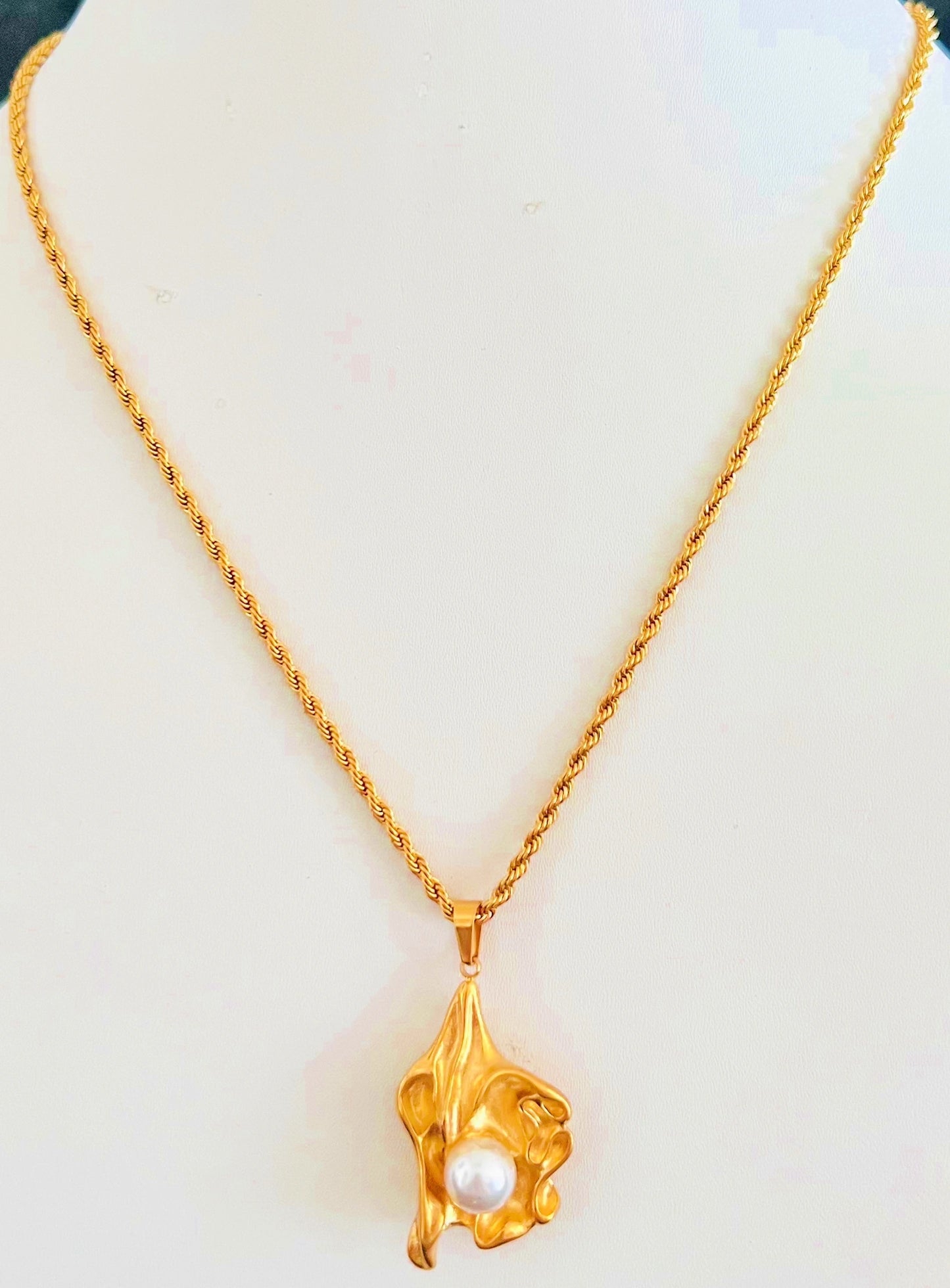 Layered Pearl Wave Necklace