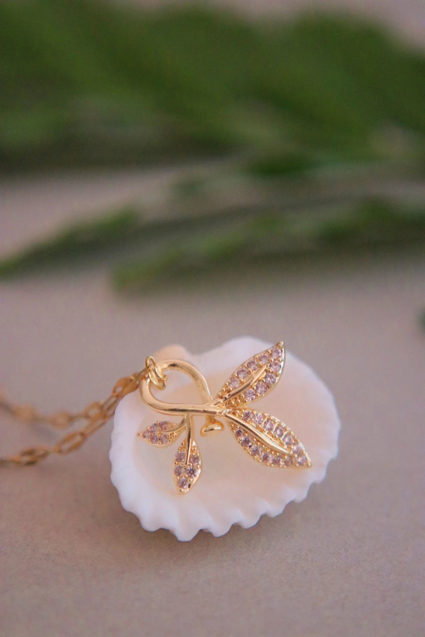 Diamond Flowers Necklace