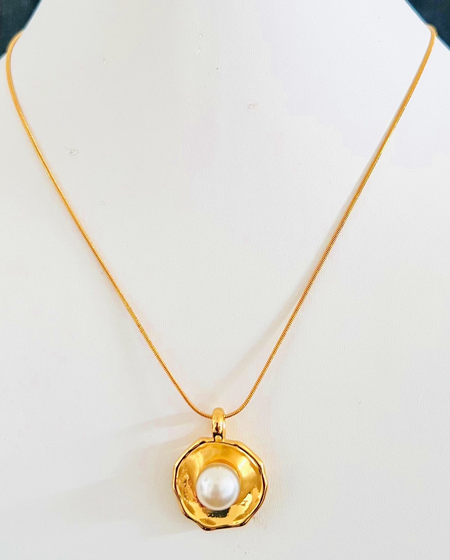 Textured Gold Pearl Nest Necklace