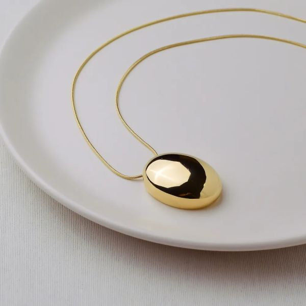 Aura Pebble Minimalist Gold Necklace
