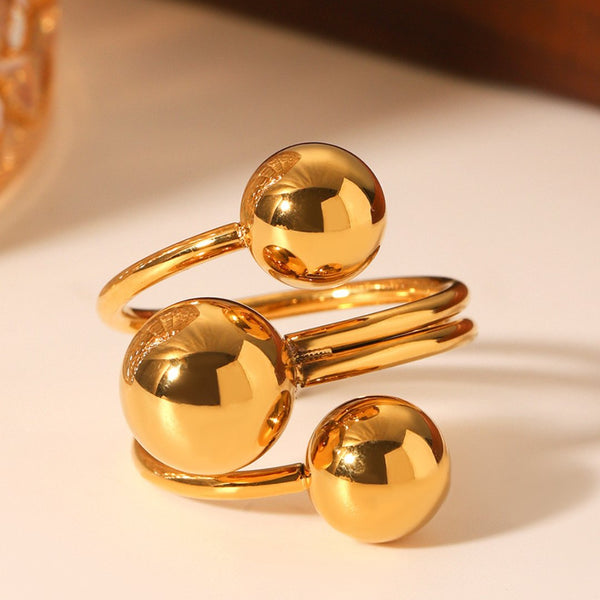 Aurora Trio Sphere Gold Ring