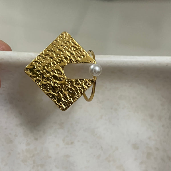 Avant Pearl Adjustable Statement Ring