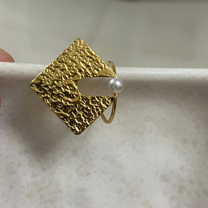 Avant Pearl Adjustable Statement Ring