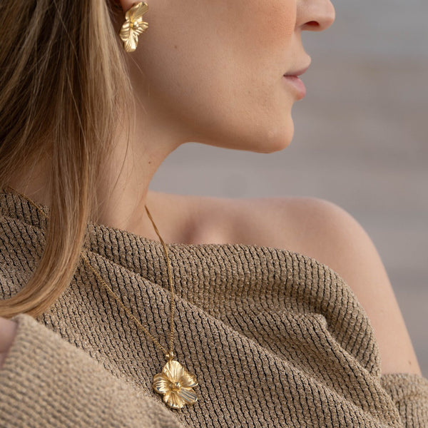 Blossom Charm Gold Flower Necklace