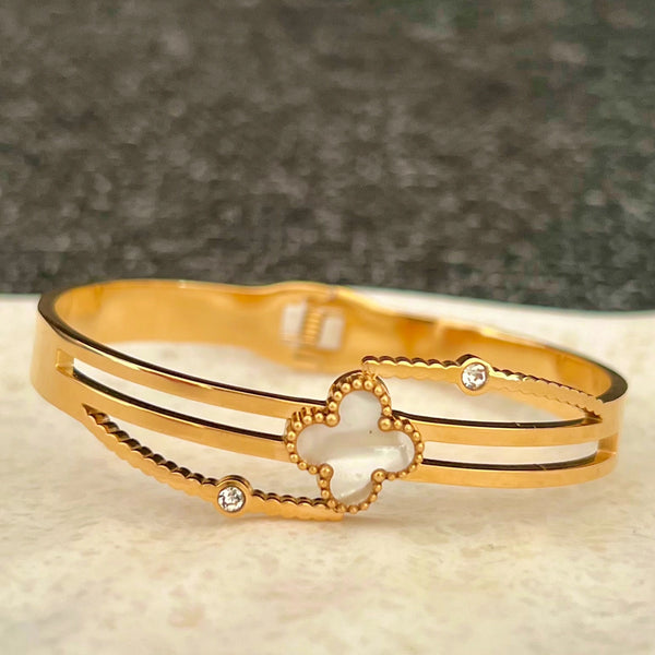 Clover Bliss Gold Bangle
