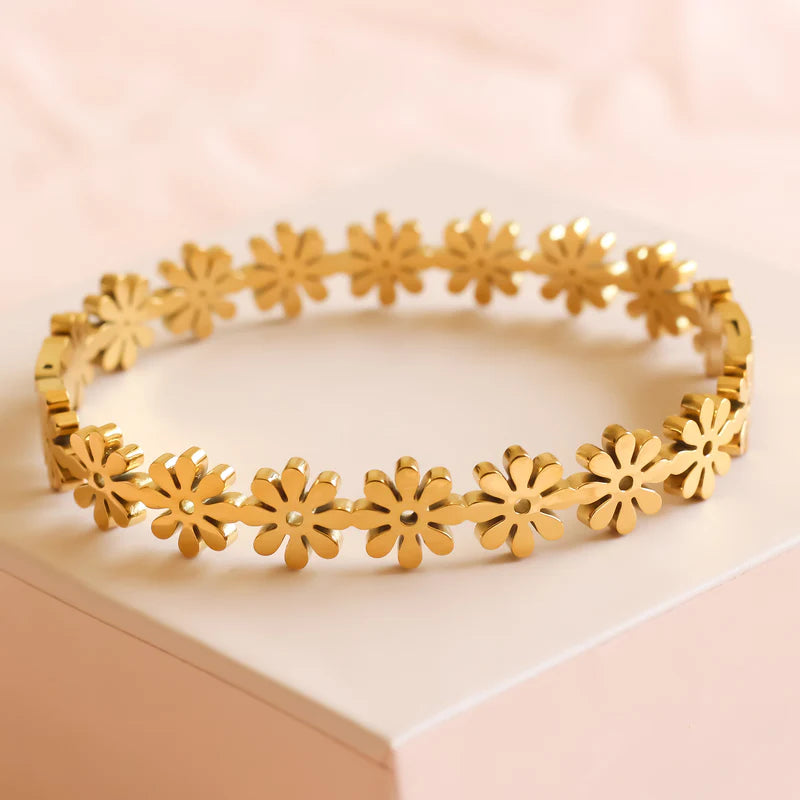 Daisy Radiance Gold Bracelet