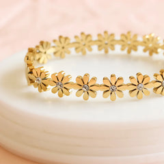 Daisy Radiance Gold Bracelet