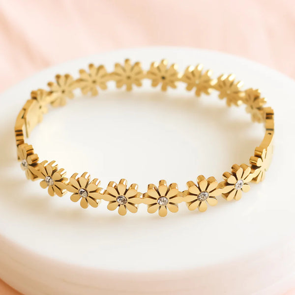 Daisy Radiance Gold Bracelet