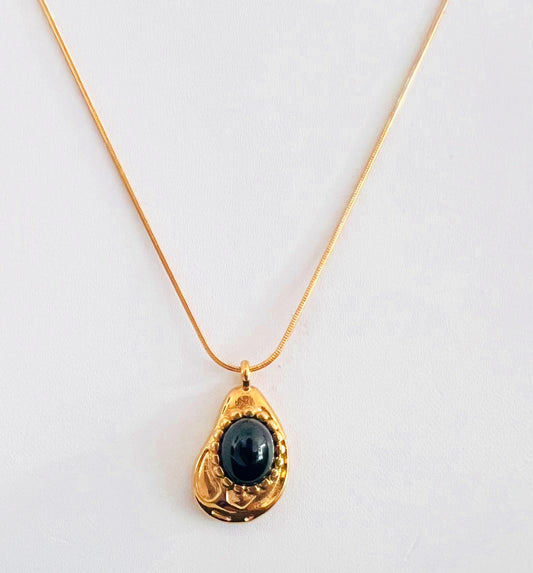 Delicate Onyx Pendant Necklace