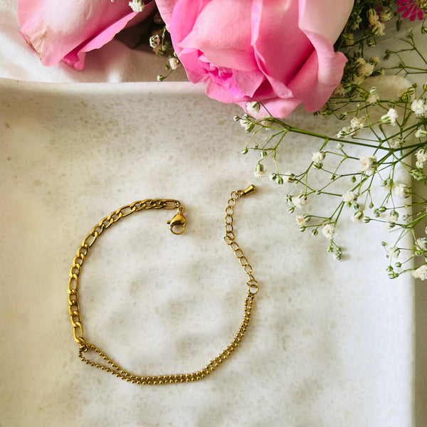 Elegant Harmony Gold Chain Bracelet