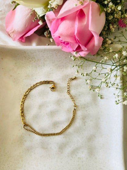 Elegant Harmony Gold Chain Bracelet