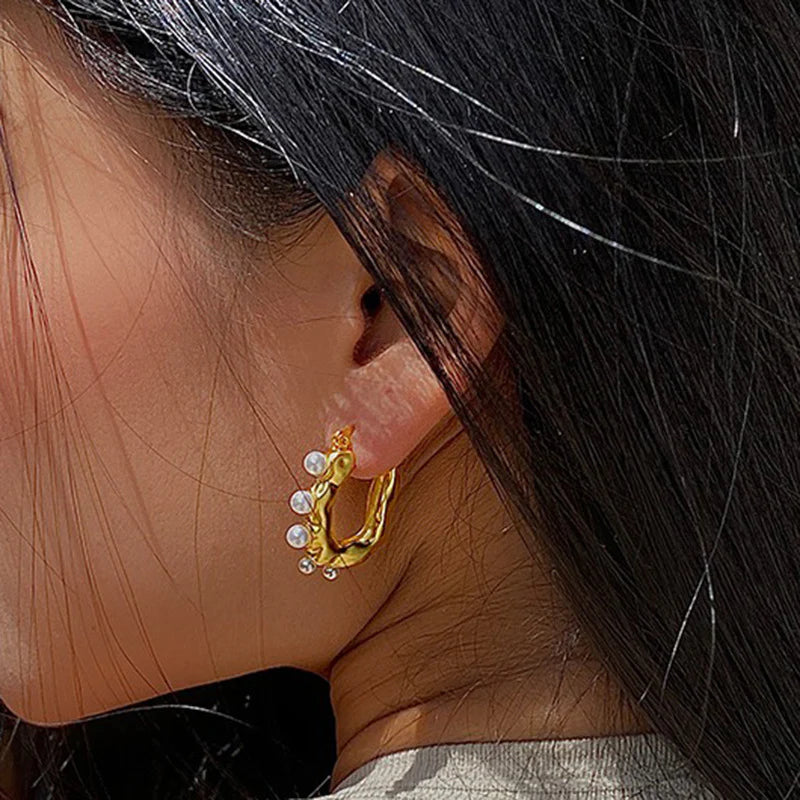 Gaia Organic Pearl Hoops – ENSIA 18K gold plated earrings (view 2)
