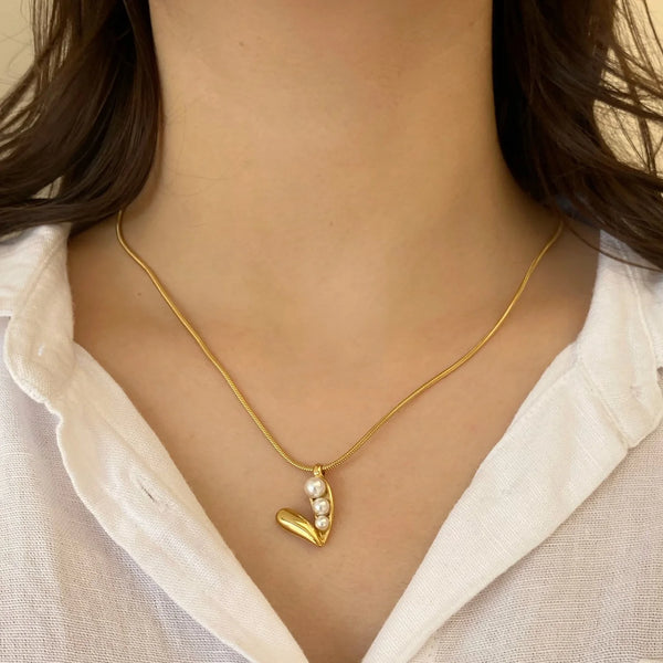 Gilded Nest Pearl Necklace
