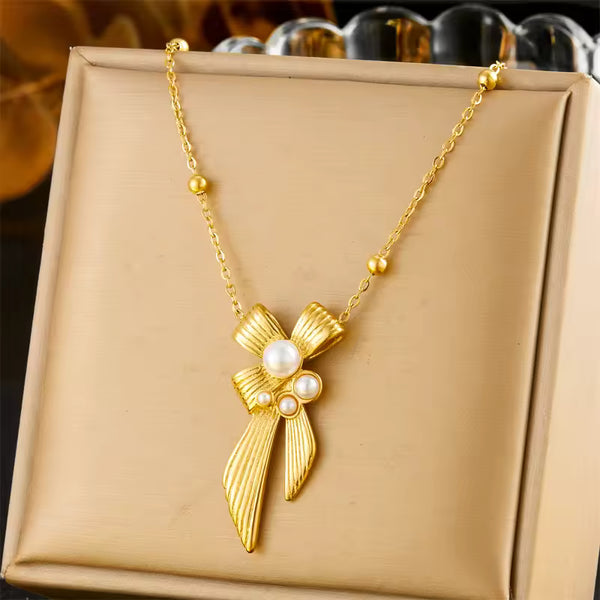 Golden Petal Pearl Necklace
