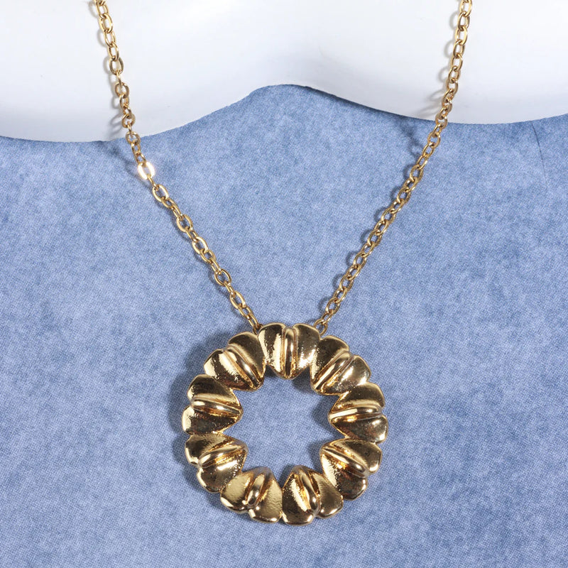 Heart Halo Gold Plated Necklace – Radiant Circle of Love