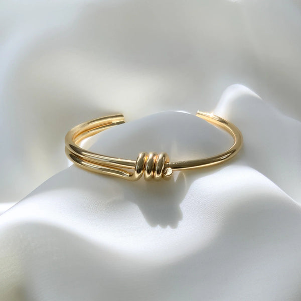 Infinite Knot Open Gold Bracelet