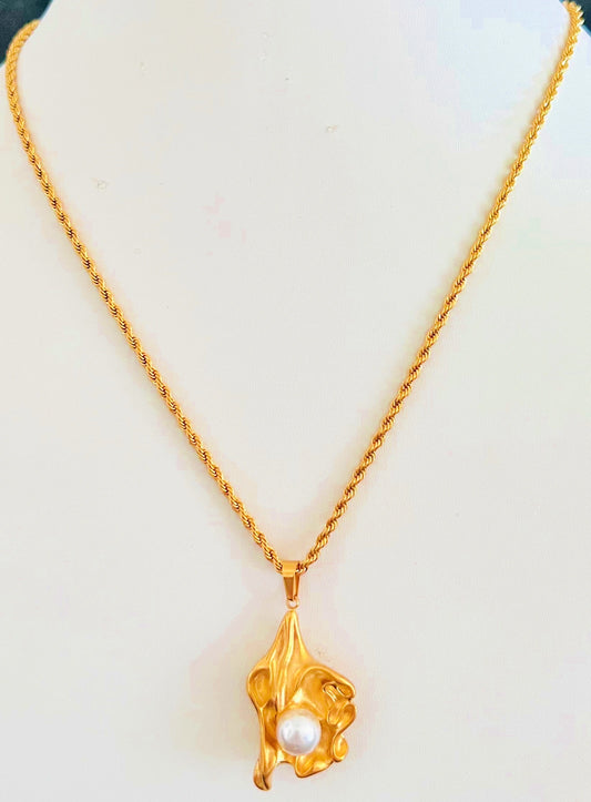 Layered Pearl Wave Necklace