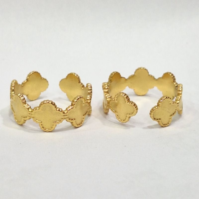 Lucky Clover Adjustable Gold Ring