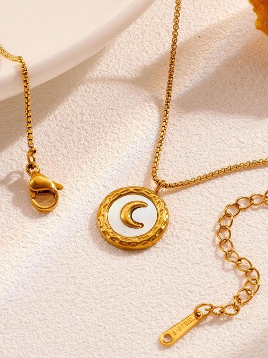 Luna Glow Gold Plated Necklace – Crescent Moon Medallion
