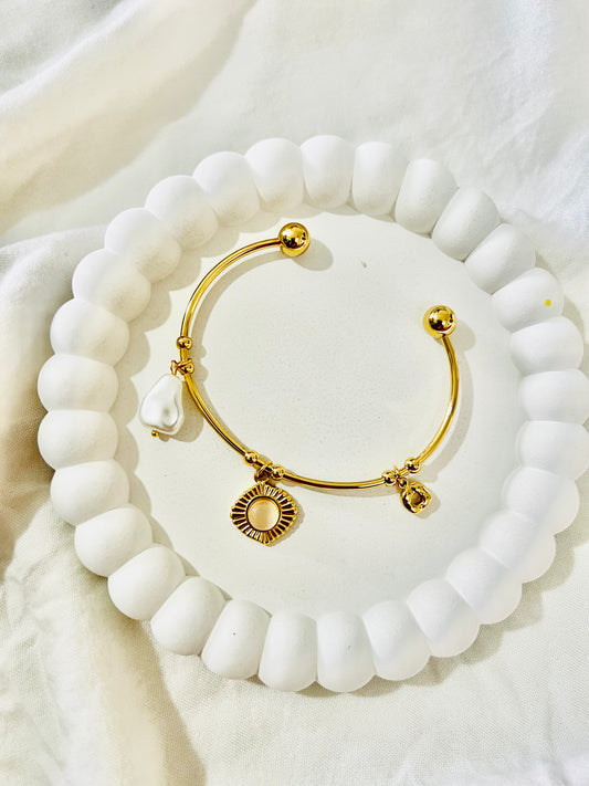 Luxe Sunbeam Pearl Cuff Bracelet