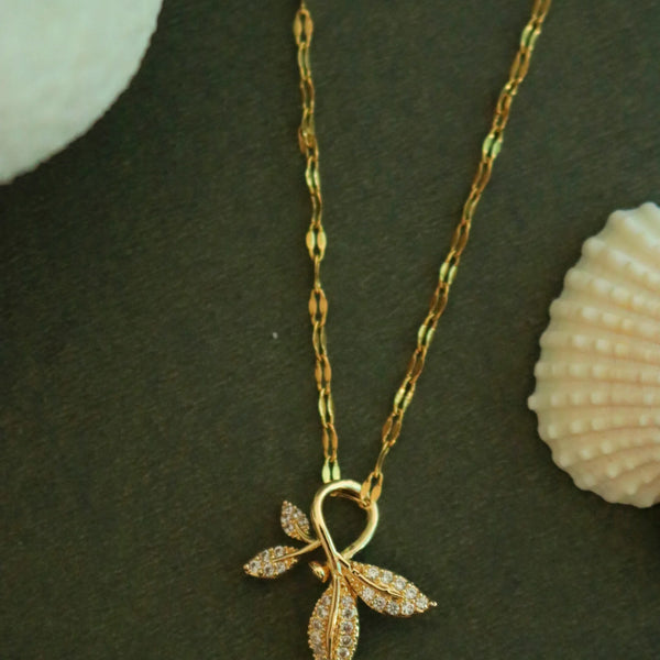 Diamond Flowers Necklace