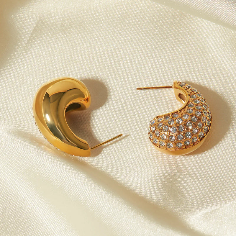 Pavé Glamour Crescent Hoops