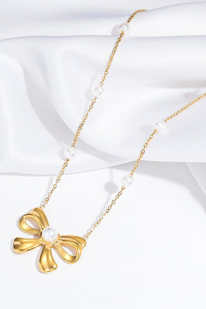 Pearl Bow Glow Necklace