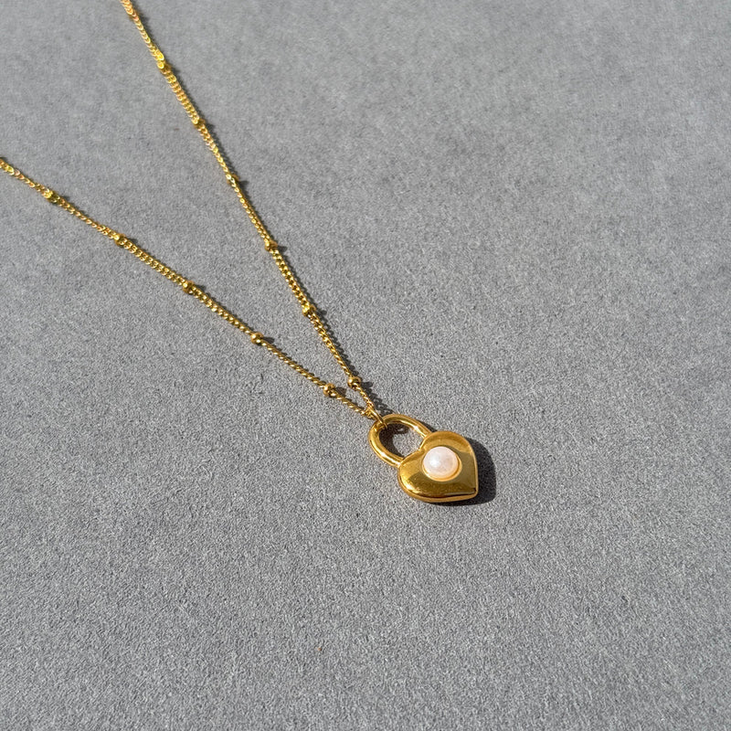 Pearl Heartbeat Dainty Pendant Necklace