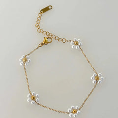 Petal Bliss Pearl Bracelet