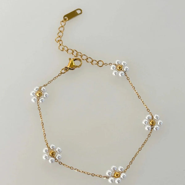 Petal Bliss Pearl Bracelet