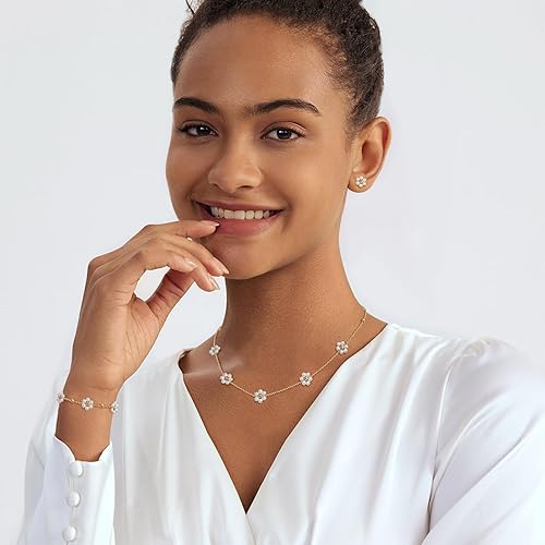 Petal Bliss Pearl Bracelet