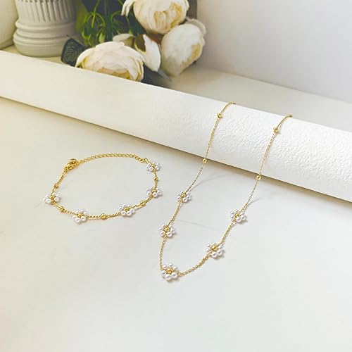Petal Bliss Pearl Bracelet