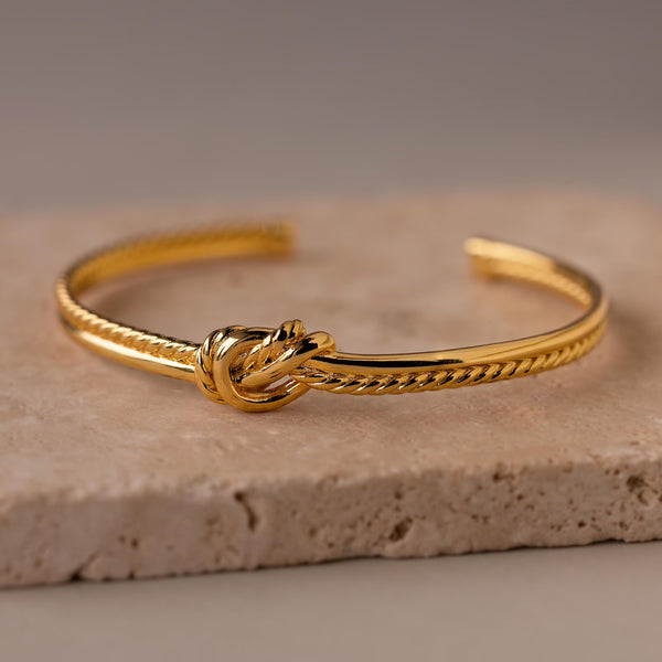 Radiant Knot Gold Bracelet