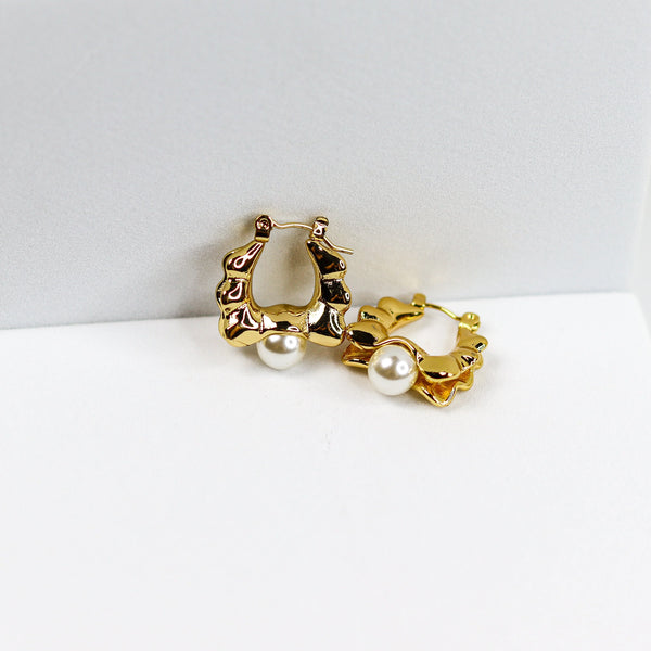 Sculpted Pearl Square Hoops