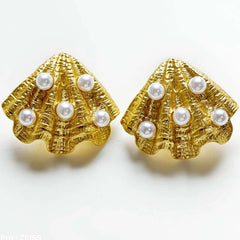 Seashell Pearl Gold Plated Earrings – Luxe Oceanic Studs