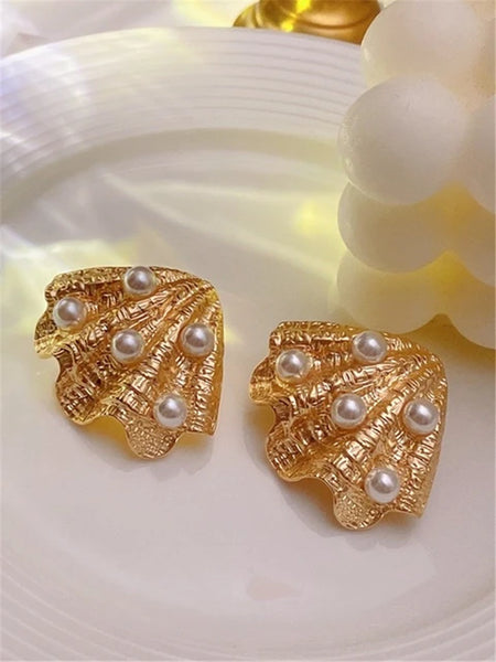 Seashell Pearl Gold Plated Earrings – Luxe Oceanic Studs