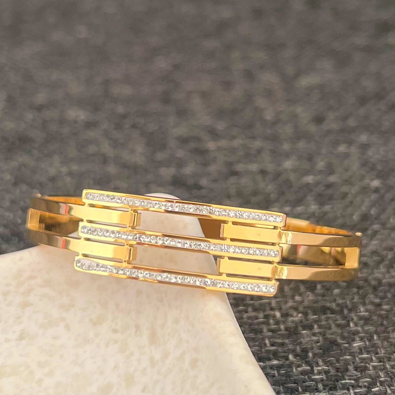 Shimmering Bar Bangle