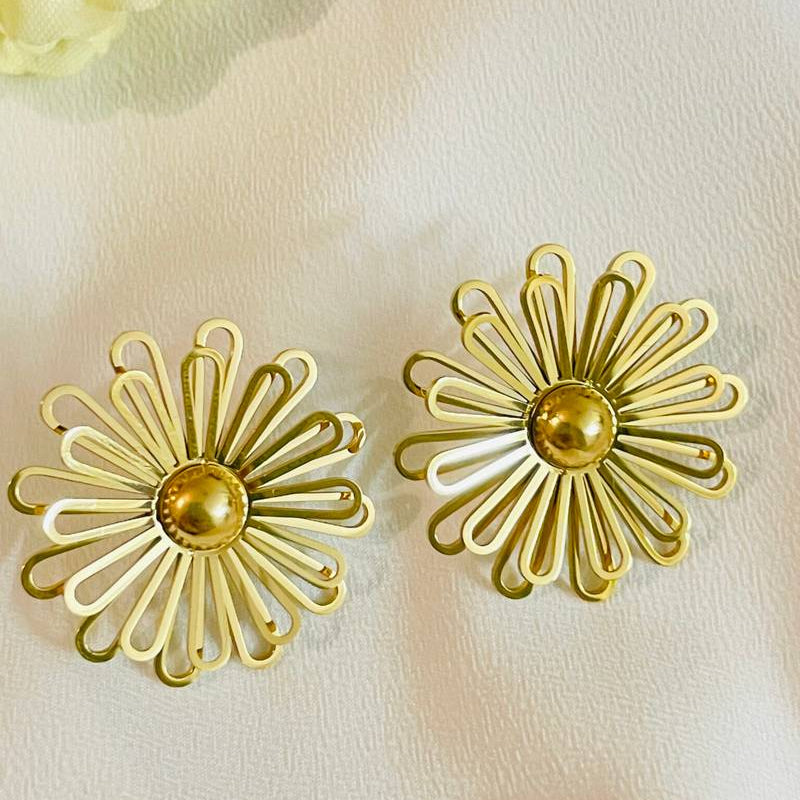 Solstice Bloom Daisy Studs